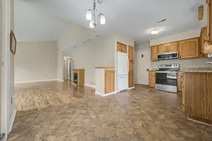 32887 Chapman Cir, Westland, MI 48185 - Photo 9