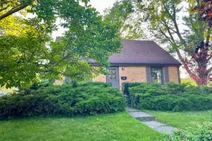 2308 Coles Ave, Saint Joseph, MI 49085 - Photo 3