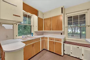 1124 Ashley Dr, Kalamazoo, MI 49048 - Photo 15