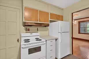 1124 Ashley Dr, Kalamazoo, MI 49048 - Photo 17