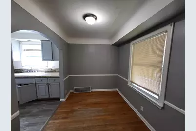 20237 Kingsville Street, Harper Woods, MI 48225 - Photo 5