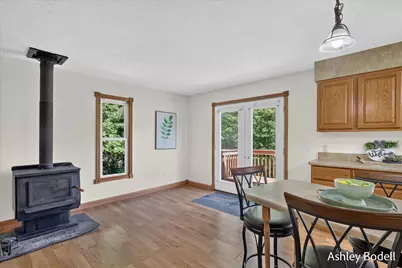 281 7 Mile Road NW, Comstock Park, MI 49321 - Photo 15
