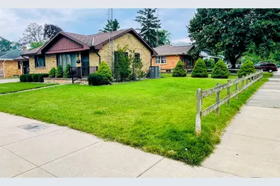 1920 Langley Avenue, Saint Joseph, MI 49085 - Photo 3