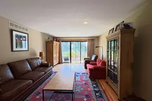 926 Village Ct, Holland, MI 49423 - Photo 5