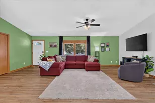 117 Charlotte St, Edmore, MI 48829 - Photo 11