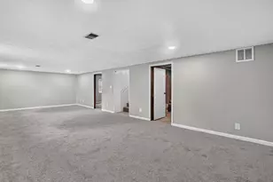 2665 Ridgecroft Dr SE, Kentwood, MI 49546 - Photo 17