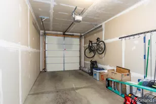 2034 Celadon Dr NE, Grand Rapids, MI 49525 - Photo 21