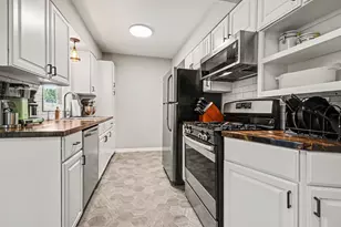5535 Pinebrook Ave SE, Kentwood, MI 49548 - Photo 9
