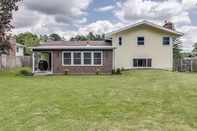 138 Grand Castle Terrace, Battle Creek, MI 49014 - Photo 3
