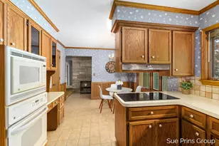 1809 7th St NW, Grand Rapids, MI 49504 - Photo 9