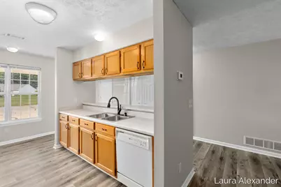 7034 S Cannon Place Drive NE #29, Rockford, MI 49341 - Photo 9