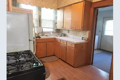 219 E Delaware, Decatur, MI 49045 - Photo 3