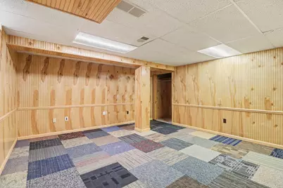9295 Stonehouse Avenue, Livonia, MI 48150 - Photo 27