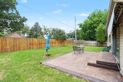 9295 Stonehouse Avenue, Livonia, MI 48150 - Photo 33
