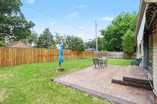 9295 Stonehouse Ave, Livonia, MI 48150 - Photo 33