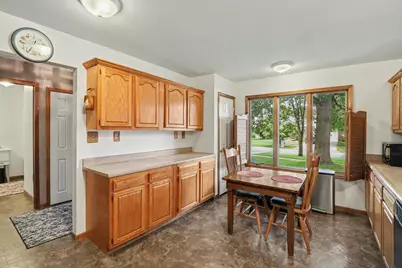 9295 Stonehouse Avenue, Livonia, MI 48150 - Photo 13
