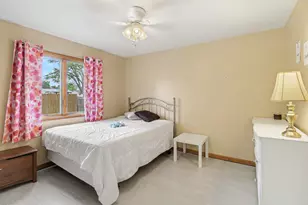 9295 Stonehouse Ave, Livonia, MI 48150 - Photo 19