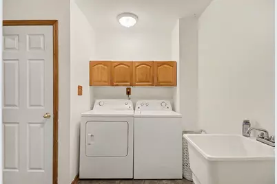 9295 Stonehouse Avenue, Livonia, MI 48150 - Photo 23