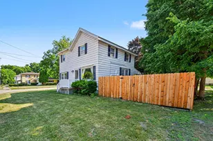 423 N Hudson St SE, Lowell, MI 49331 - Photo 27