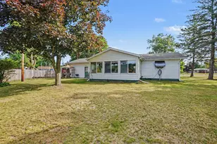 169 Park Pl, Barryton, MI 49305 - Photo 3