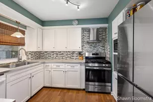1533 Royal Oak St SW, Wyoming, MI 49509 - Photo 9