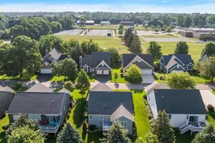 329 Hunters Run Cir, Holland, MI 49423 - Photo 7