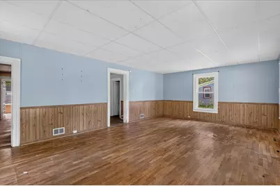 438 E Center Street, Hastings, MI 49058 - Photo 7