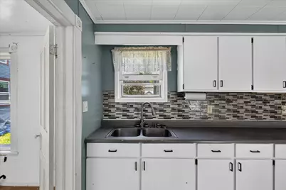 438 E Center Street, Hastings, MI 49058 - Photo 17
