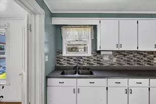 438 E Center St, Hastings, MI 49058 - Photo 17