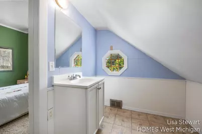 1131 Crescent Street NE, Grand Rapids, MI 49503 - Photo 21