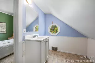 1131 Crescent St NE, Grand Rapids, MI 49503 - Photo 21