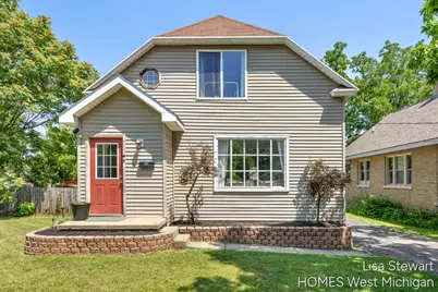 1131 Crescent Street NE, Grand Rapids, MI 49503 - Photo 1