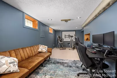 1131 Crescent Street NE, Grand Rapids, MI 49503 - Photo 25