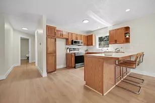 550 W 22nd St, Holland, MI 49423 - Photo 9