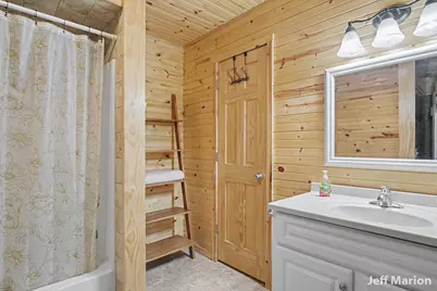 301 N Clay Street, Greenville, MI 48838 - Photo 31