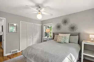 1901 Greenlawn Ave, Kalamazoo, MI 49006 - Photo 15