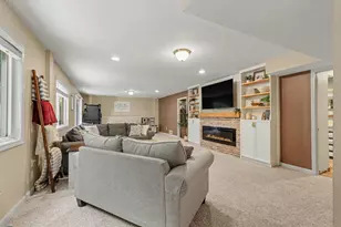 944 Oak Brook Ct, Middleville, MI 49333 - Photo 17
