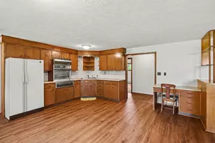 5405 Hartman Rd, Eau Claire, MI 49111 - Photo 5