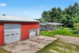 5405 Hartman Rd, Eau Claire, MI 49111 - Photo 35