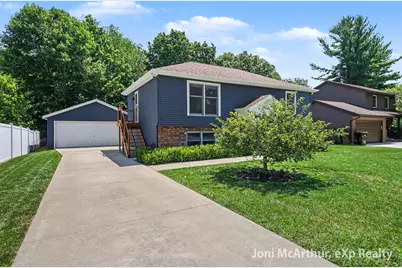 238 Childsdale Avenue NE, Rockford, MI 49341 - Photo 3