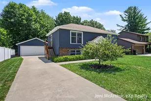 238 Childsdale Ave NE, Rockford, MI 49341 - Photo 3
