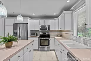 3970 Lake Point Dr, Muskegon, MI 49441 - Photo 13