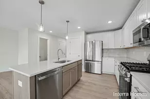 916 Indiana Ave, South Haven, MI 49090 - Photo 3