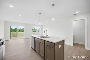 916 Indiana Ave, South Haven, MI 49090 - Photo 3