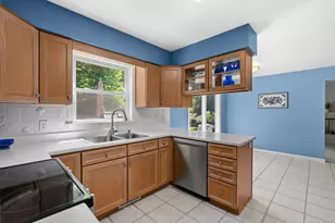 6901 Hickory Point Dr W, Portage, MI 49024 - Photo 11