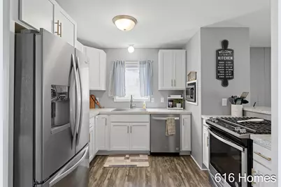 1911 Benjamin Avenue NE, Grand Rapids, MI 49505 - Photo 7