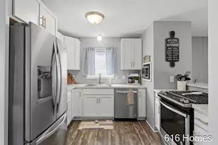 1911 Benjamin Ave NE, Grand Rapids, MI 49505 - Photo 7