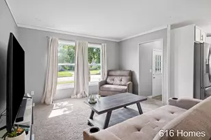 1911 Benjamin Ave NE, Grand Rapids, MI 49505 - Photo 3