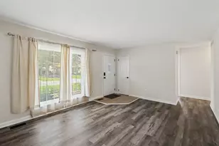 9155 Satelite Dr, White Lake, MI 48386 - Photo 5
