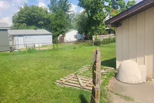 30106 Jamestown St, Romulus, MI 48174 - Photo 7